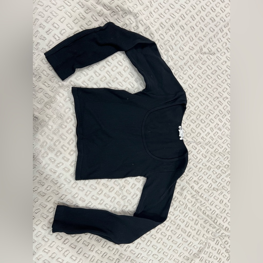 Black Zara cropped long sleeve